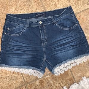Super cute denim shorts